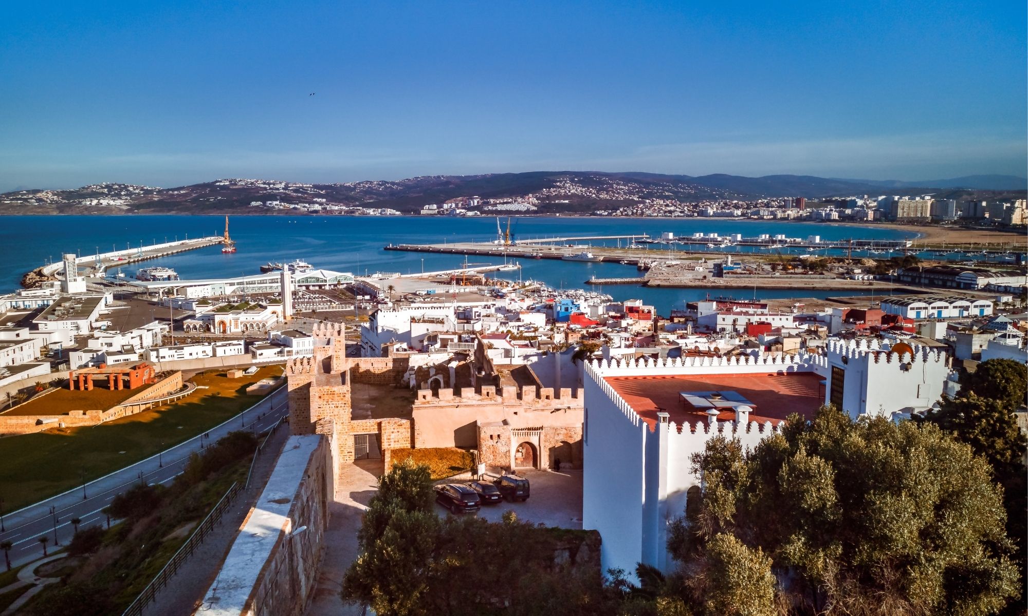 Des avions et des ferries spéciaux pour rapatrier les Français du Maroc